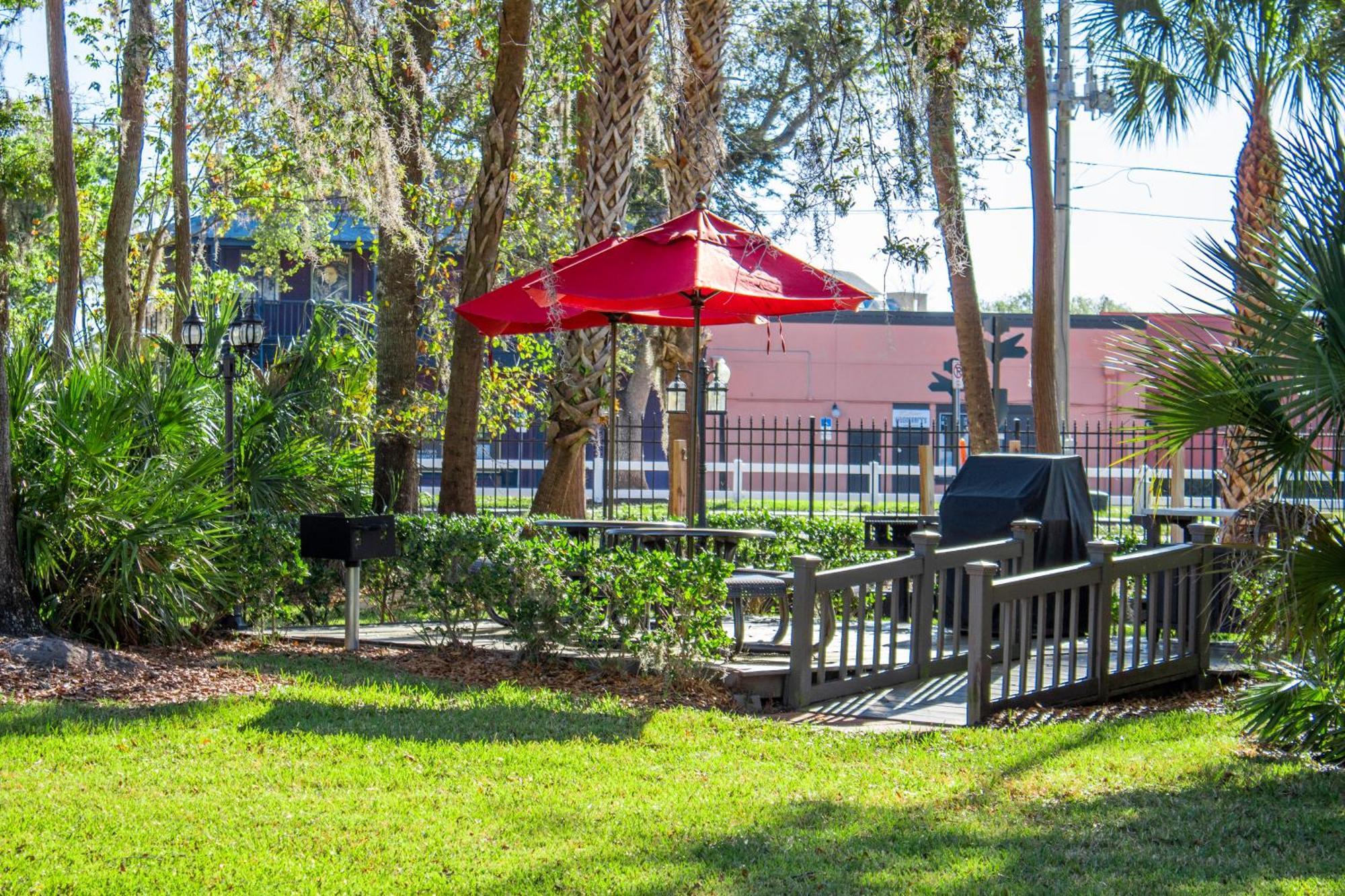 Barefoot'N Resort Kissimmee Orlando Celebration Exterior photo